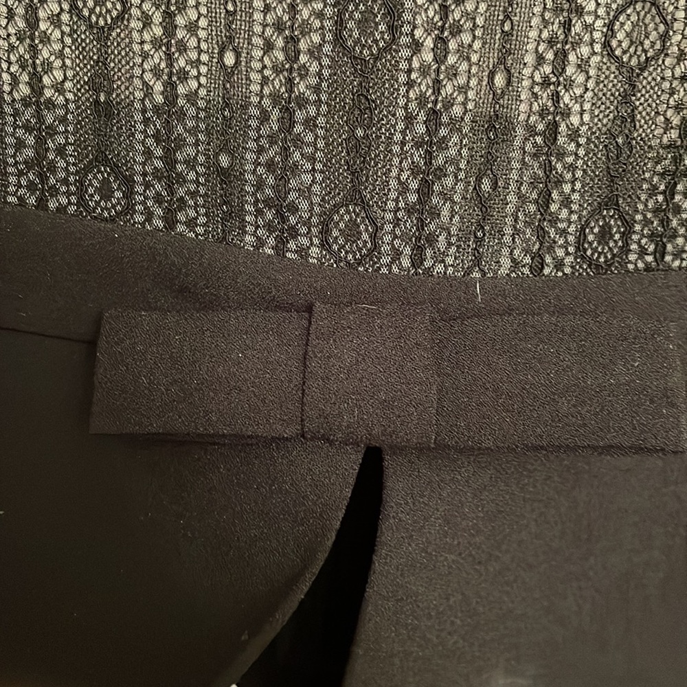 Gracia sheer lace peplum - Picture 4 of 10
